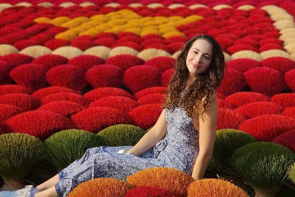 Hanoi Handicraft Tour: Incense, Hats & Art (Small Group)