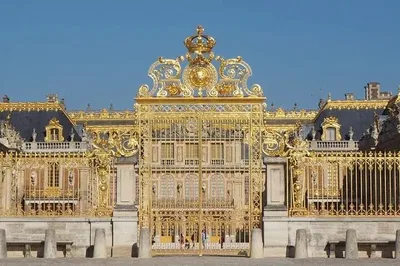 Versailles Palace & Gardens: An Exclusive Royal Exploration