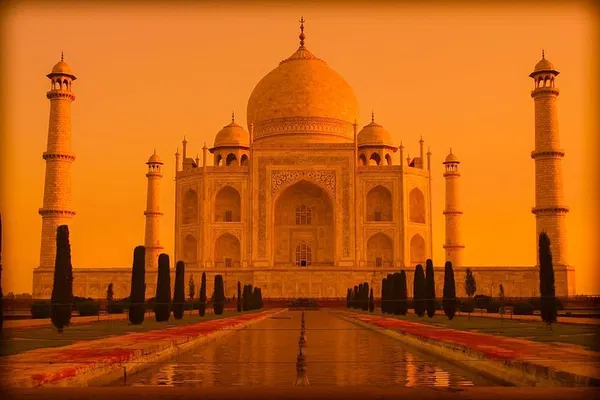 Sunrise Taj Mahal Tour: Private Agra City Trip