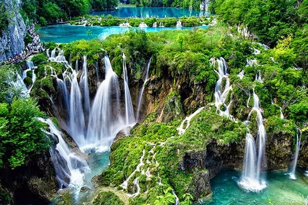 Plitvice Lakes & Rastoke: Day Trip from Zagreb (Ticket Included)