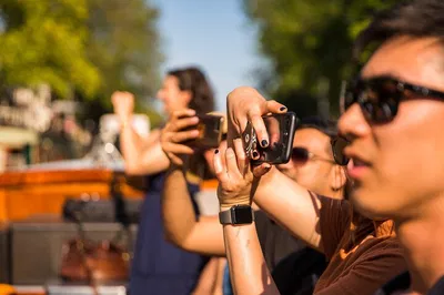 Amsterdam Canal Cruise: A Royal Cheese & Wine Experience