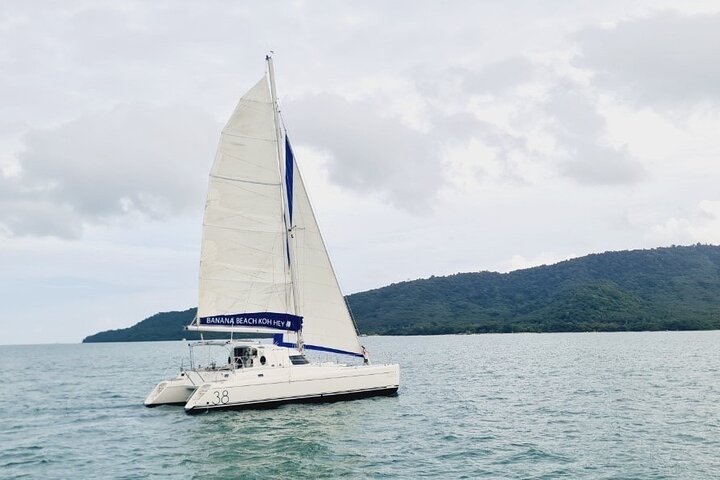 Luxury Andaman Sea Yacht Tours: Unforgettable Phuket Adventures!