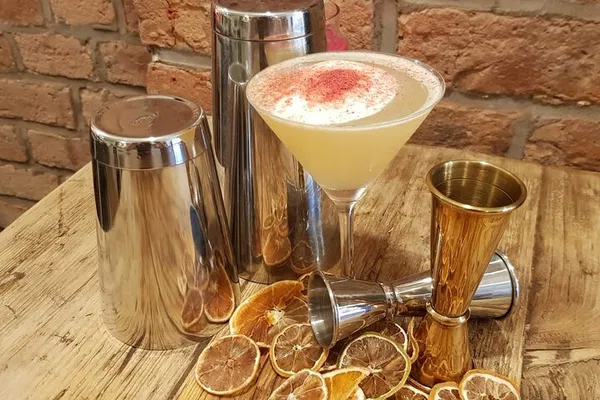 Manchester Cocktail Class: Make, Drink, Dine!