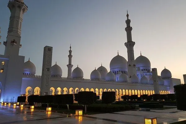 Abu Dhabi Tour from Dubai: Mosque & Palace