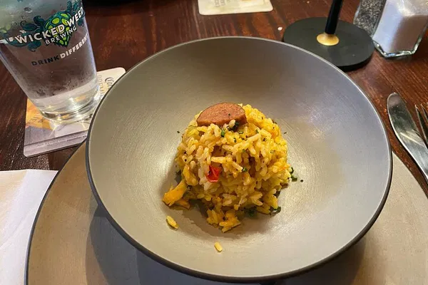 Savor Charleston: A Secret Food Tour Through History & Hidden Gems