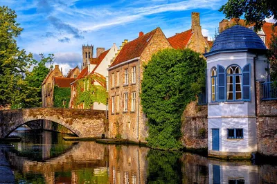 Bruges Unveiled: A Canal Cruise & Walking Tour from Zeebrugge