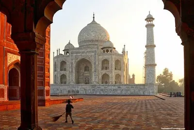 Discover Agra's Wonders: A Whirlwind Taj Mahal Day Trip from Delhi