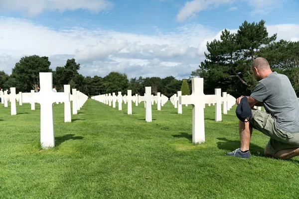 Normandy D-Day Tour from Paris: Beaches & Cemetery