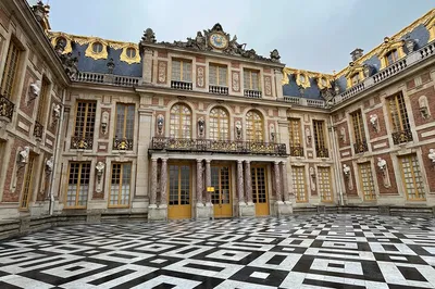 Versailles Express: Train Tour Through French Royalty