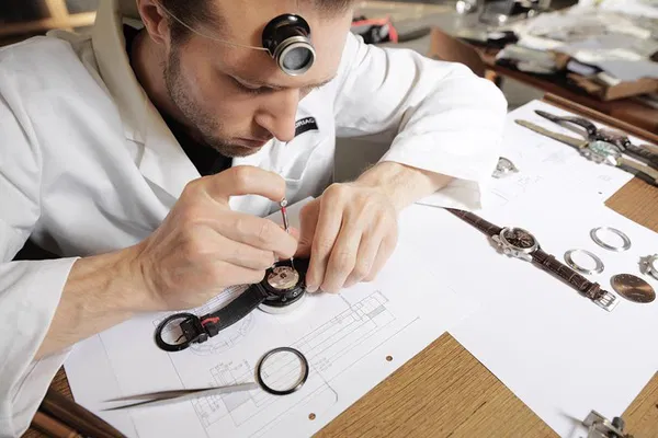 Unleash Your Inner Watchmaker: À Maurice Workshop in Zurich