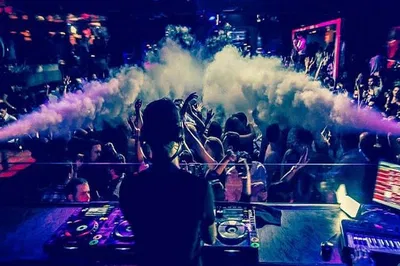 Barcelona Nights: Dine & Dance VIP Experience