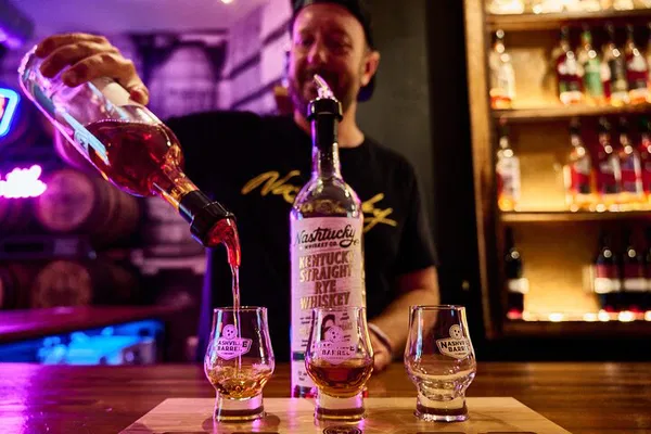 Nashville's Tipsy History: Pub Crawl with Whiskey & Tales