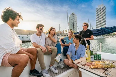 Luxury Barcelona Sailing: Drinks, Snacks & Skyline Views!