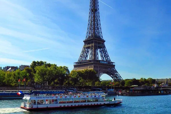 Paris Seine River Cruise: See Top Sights!