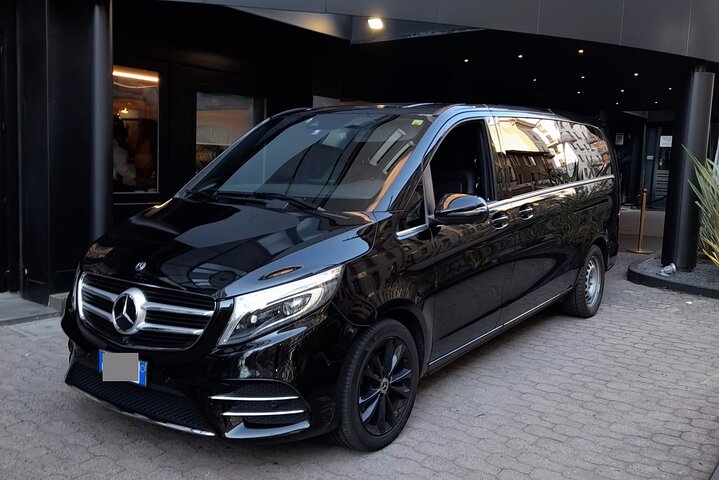Stress-Free Belfast Airport Transfers: Private Door-to-Door Service