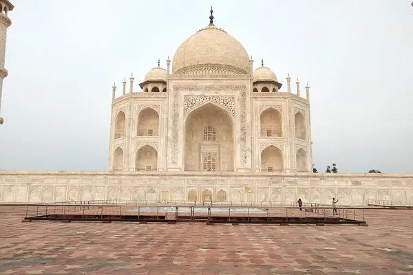 Unveiling the Taj Mahal: A Luxurious Day Trip from Delhi