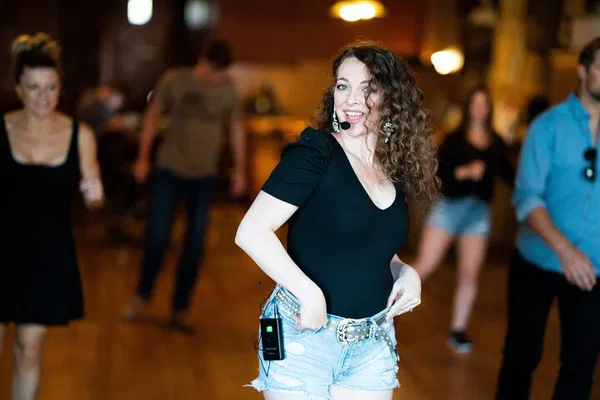 Nashville Line Dancing Class: Learn & Souvenir Video!