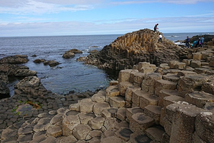 Uncover Giants Causeway: Belfast's Premier Private Express Tour