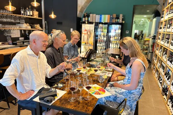 Bordeaux Wine & Cheese Walk: Taste the City's Flavors