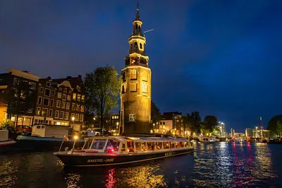 Amsterdam Holiday Cruise: Glühwein, Cookies & Canal Views