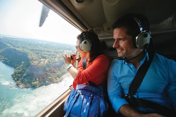 Niagara Falls Helicopter Tour: Soar Above the Majestic Waters!