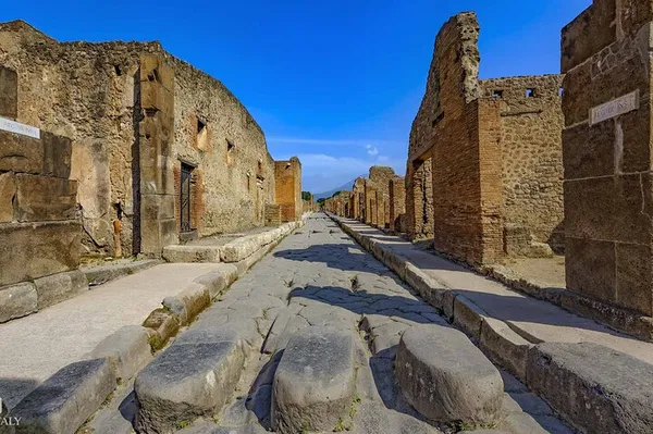 Pompeii Skip-the-Line Bus Tour from Naples