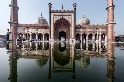 Unveiling Old Delhi: A Rickshaw Ride Through Mughal History