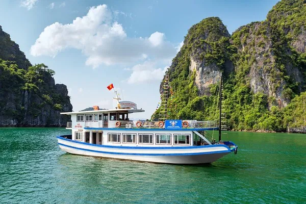 Halong Bay Day Tour: Titop Island, Cave, Kayak & Lunch