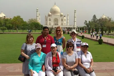 Discover Agra's Majesty: A Whirlwind Taj Mahal Day Trip