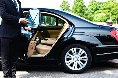 Stress-Free Pompeii & Naples Airport Transfers: Private & Luxurious Ride
