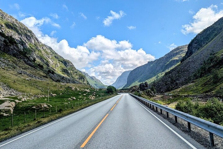 https://images.dyvarcity.com/experience-images/dyvarcity_a7674fd64ca1d39afc967c97c_c7.jpg