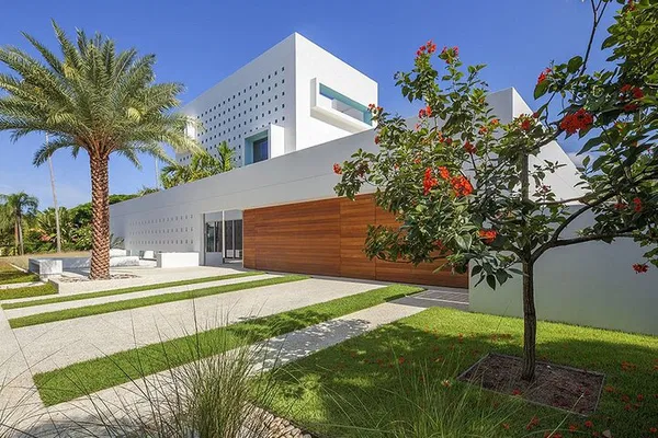 Sarasota Architecture Tour: Trolley Ride Through History