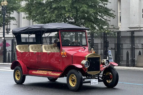DC by Electric Cart: A Luxurious Historical Journey!