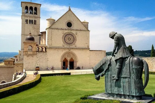 Assisi Private Tour: Explore St. Francis Basilica!
