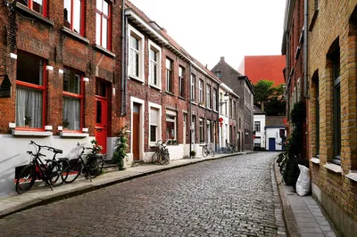 Unveiling Bruges: A Local's Secret Surprise Walk