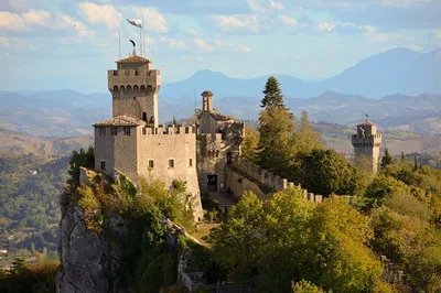 San Marino Escape: Ravenna Day Trip to Historic Heights