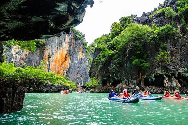 Phang Nga Bay Adventure: Speedboat, Canoeing & Island Hopping!