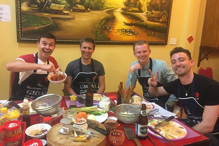 Vietnamese Cooking Class: Master Local Cuisine!
