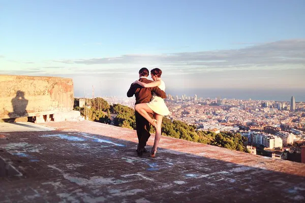 Rooftop Tango: Dance Lesson & Drinks in Barcelona!