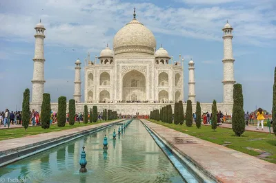 Sunrise Spectacle: Private Taj Mahal & Agra Day Trip from Delhi