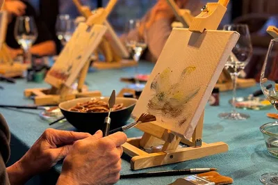 Paint & Sip: Art, Wine, & Fun in [City/Region]!