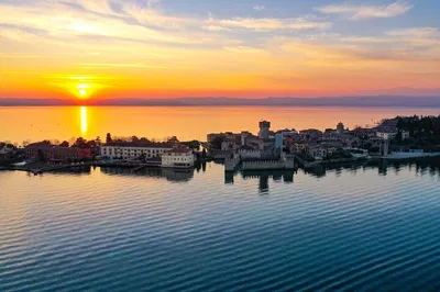 Sirmione Sunset Stroll & Sail: Unveiling Lake Garda's Hidden Gems