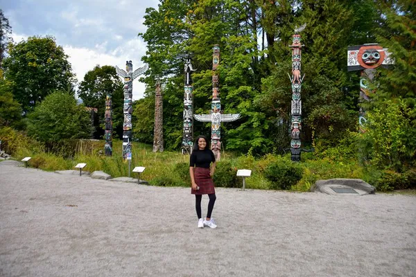 Capture Vancouver's Golden Hour: A Stanley Park Photography Adventure