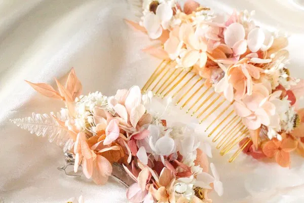 Paris Floral Workshop: Craft a Sustainable Dried Flower Haircomb
