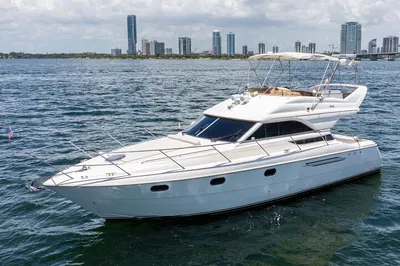 Miami Yacht Rental: FREE Hour, Cruise in Style!