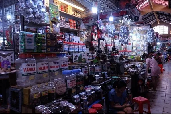 Saigon Shopping Tour: Unveiling Hidden Gems & Local Markets