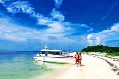 St. Petersburg's Aquatic Gems: A Luxury Snorkeling Boat Tour!