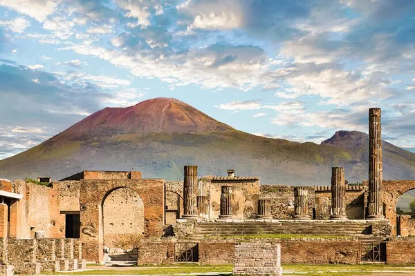 Pompeii & Vesuvius Day Trip with Pizza from Rome
