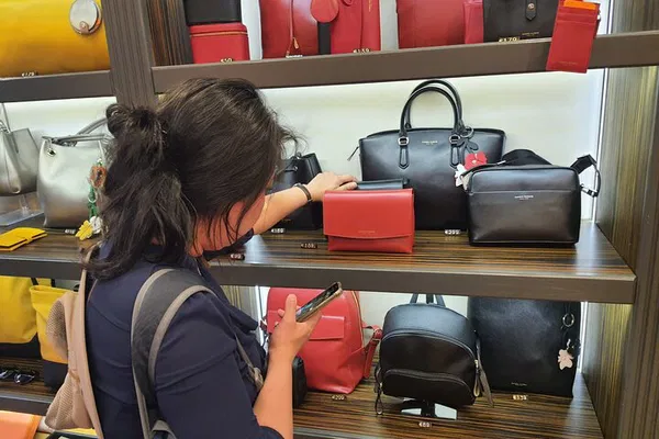 Rome's Runway: Fashion Houses & Designer Brands Tour