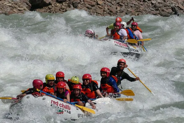 Conquer Rishikesh: Thrilling 16km Rafting Adventure on the Ganges!